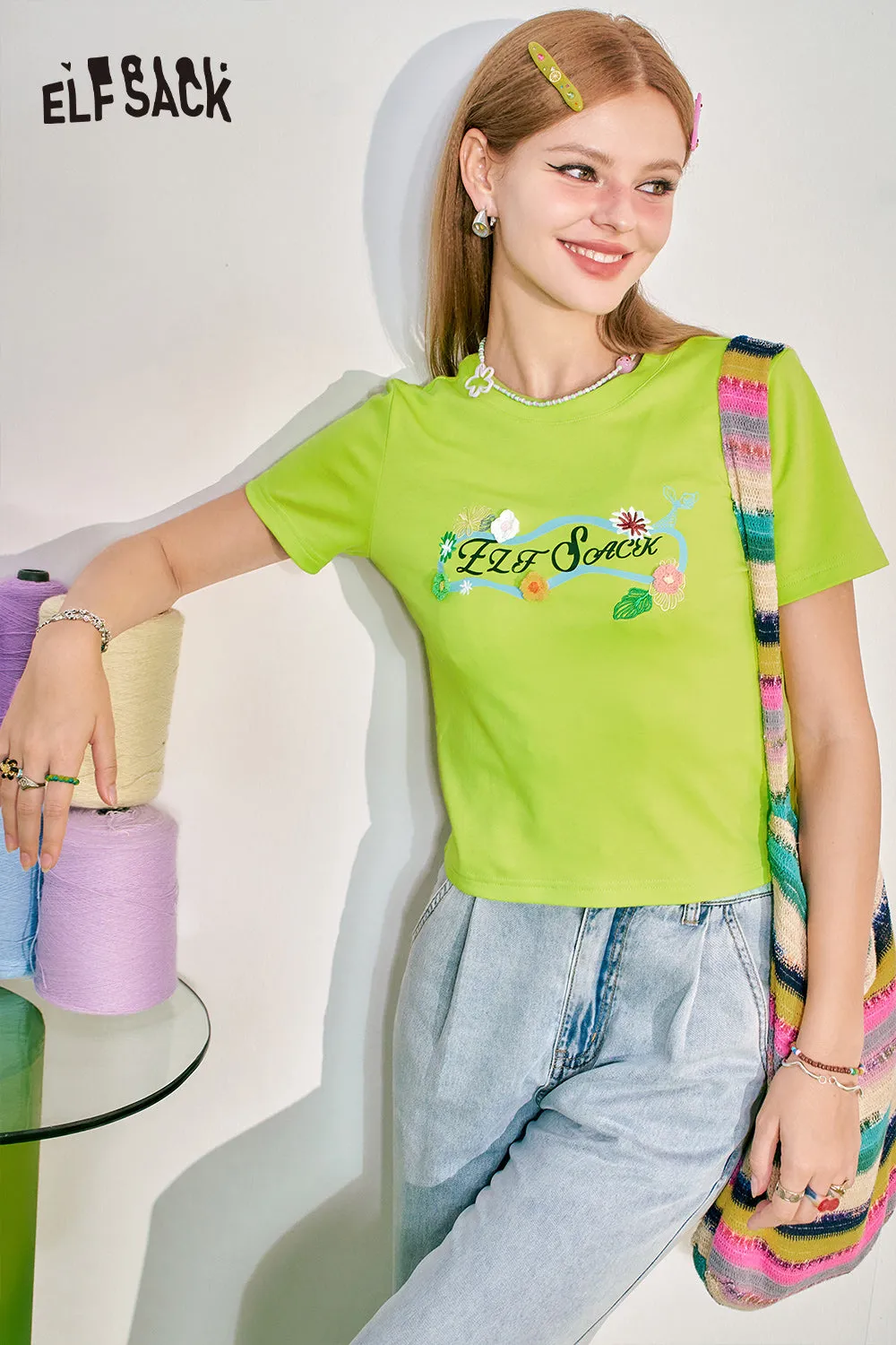 ELFSACK 2024 Summer New 3D Hooked Flower White Short sleeved T-shirt Women's Shoulder Slim Fit Top