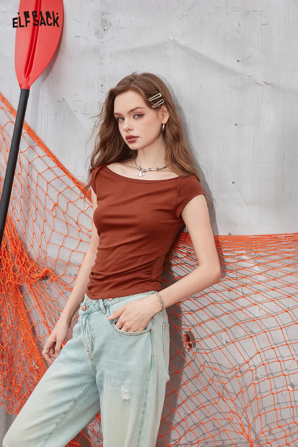 ELFSACK 2024 Summer New Arrivals Slim fit small fly sleeve t-shirt for women with a minimalist and breathable knitted top design