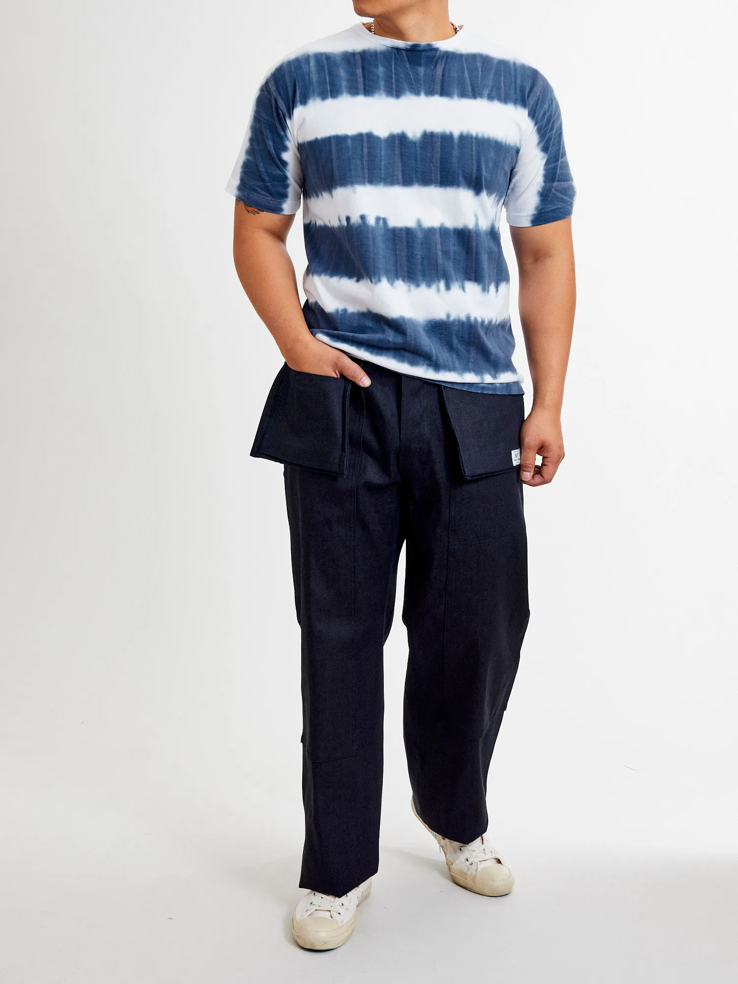 Stratum Tie-Dye Border T-Shirt in Navy