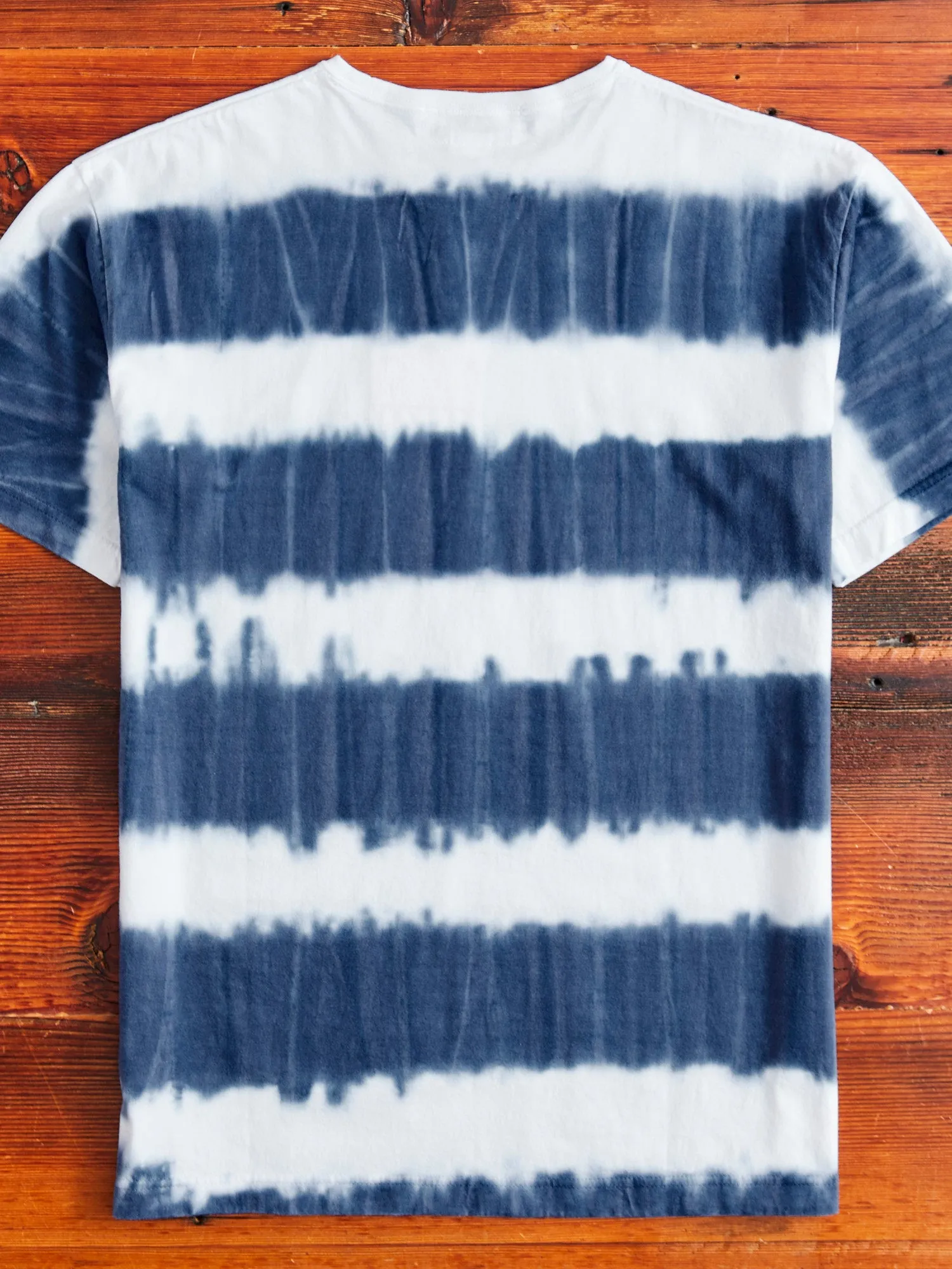 Stratum Tie-Dye Border T-Shirt in Navy